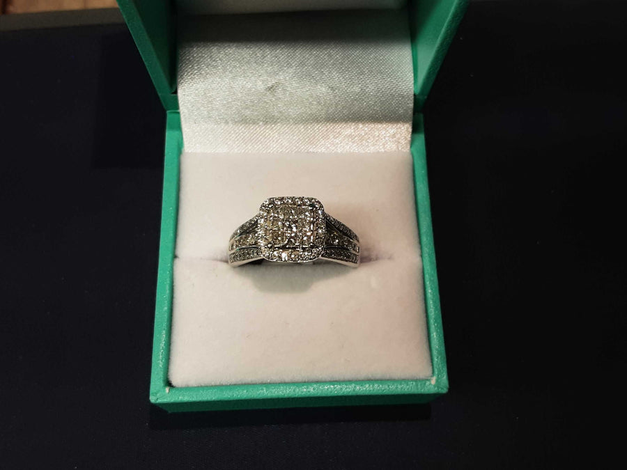 Women's Ring - White Gold 10k (.417) 5.2 grams Size 8.5