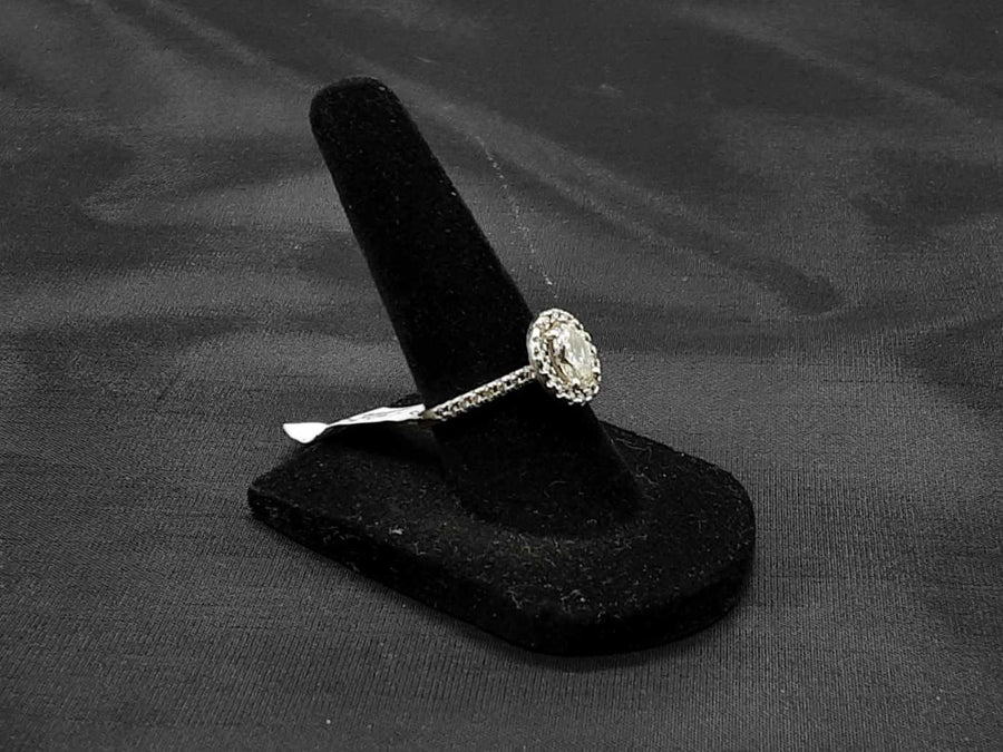 Women's Ring - White Gold 14k (.585) 3.7 grams Size 6.5