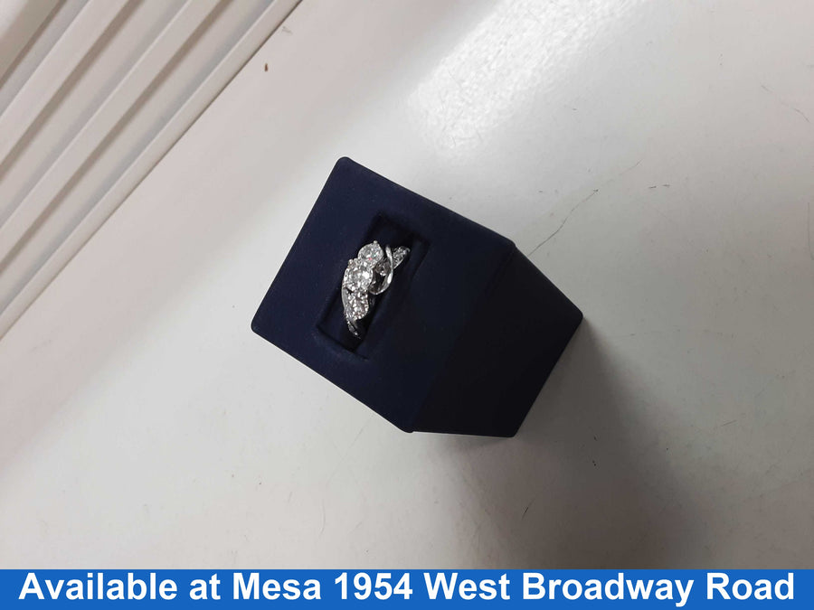 Women's Ring - White Gold 14k (.585) 4.9 grams Size 7