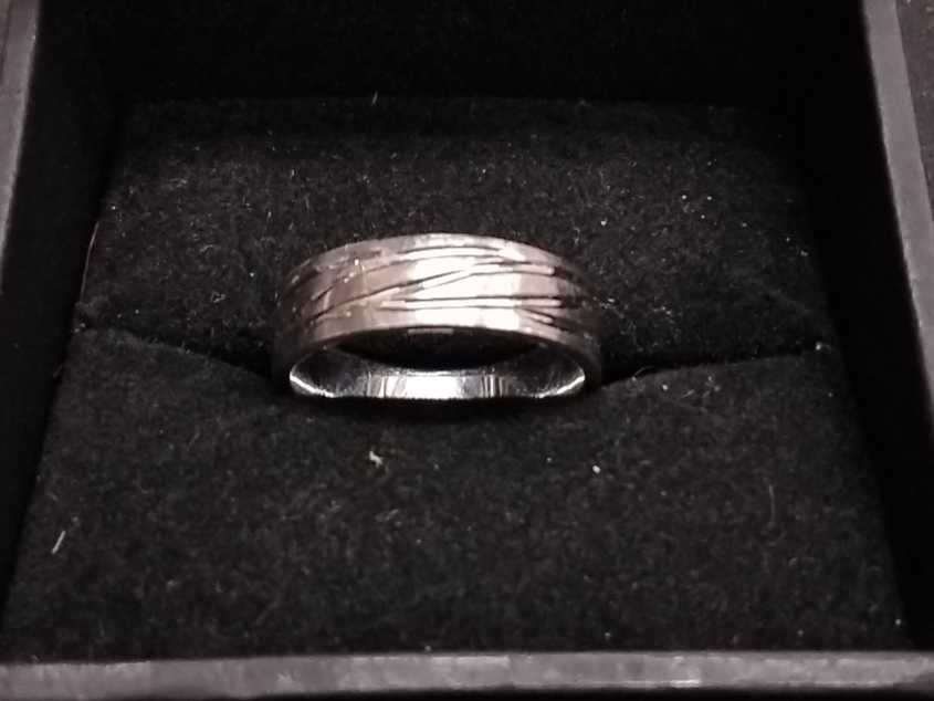 Ring - Wedding Band - White Gold 14k (.585) 7.7 grams Size 20