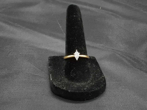 Women's Ring - Solitaire - Yellow Gold 14k (.585) 2.2 grams Size 7