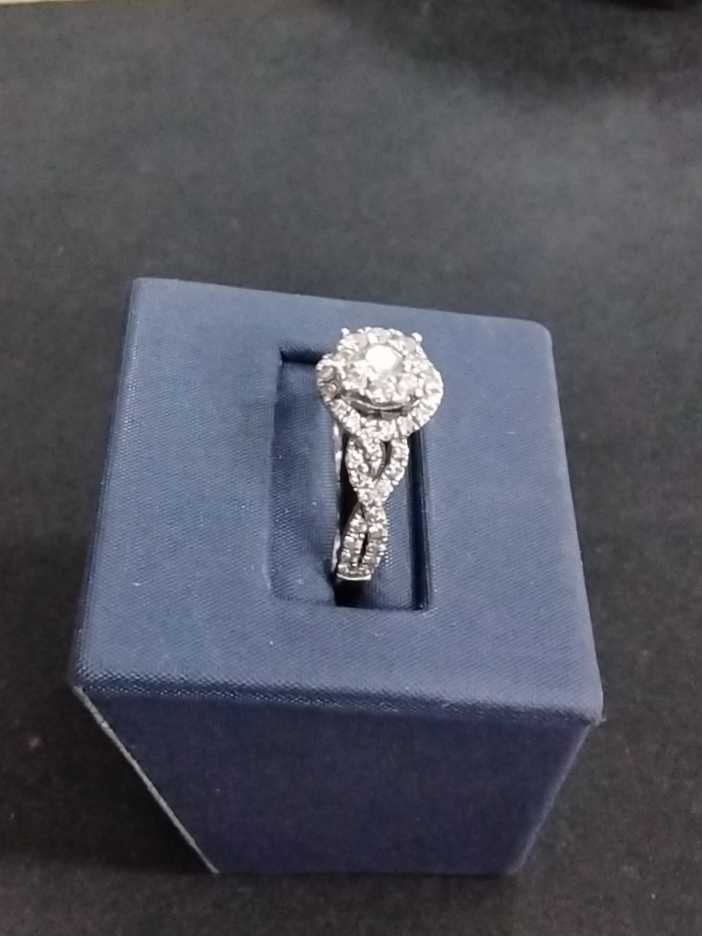 Women's Ring - White Gold 14k (.585) 3.6 grams Size 20