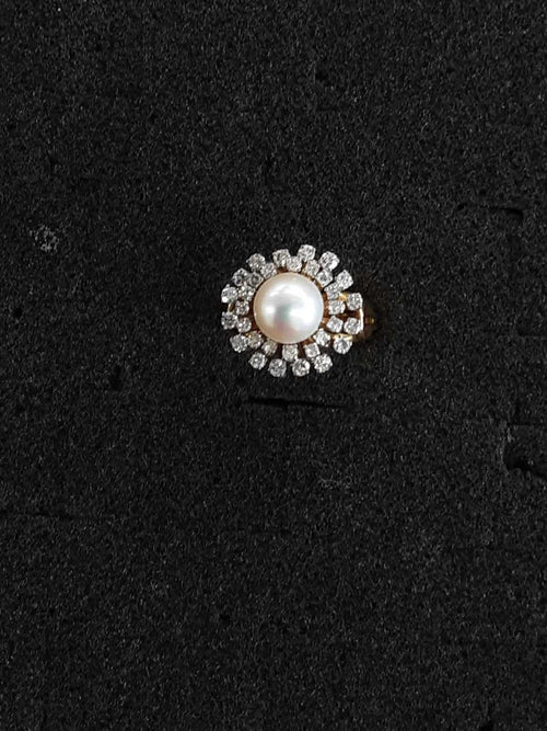 Women's Ring - Yellow Gold 18k (.750) 9.4 grams Size 6.5