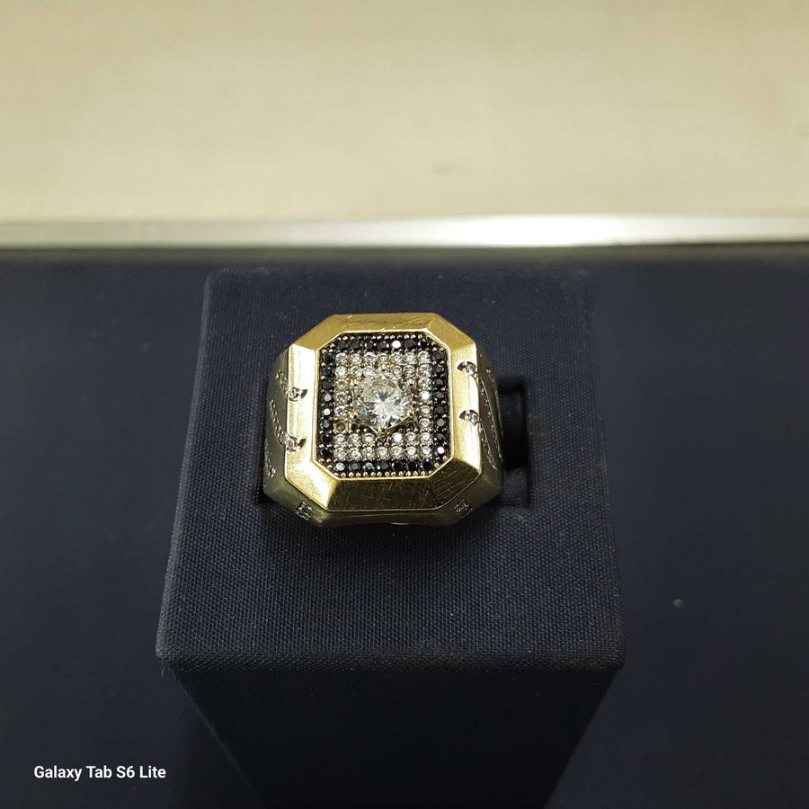 Men's Ring - Yellow Gold 10k (.417) 6.1 grams Size 10.5