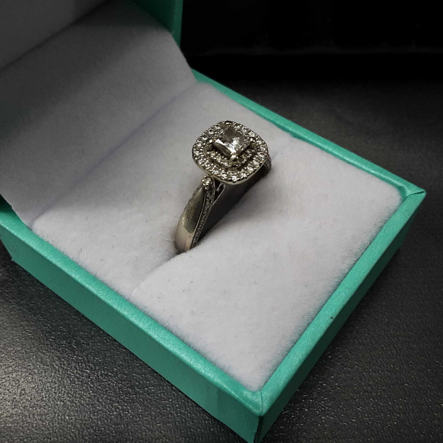 Women's Ring - Anniversary - White Gold 14k (.585) 4.7 grams Size 7
