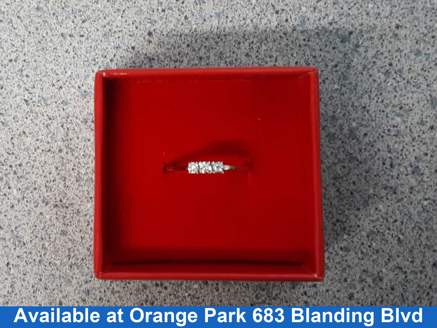 Women's Ring - White Gold 10k (.417) 1.7 grams Size 6.5