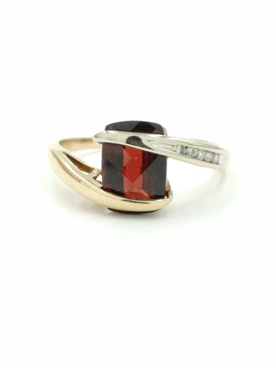 Women's Ring - Yellow Gold 14k (.585) 3.9 grams Size 8