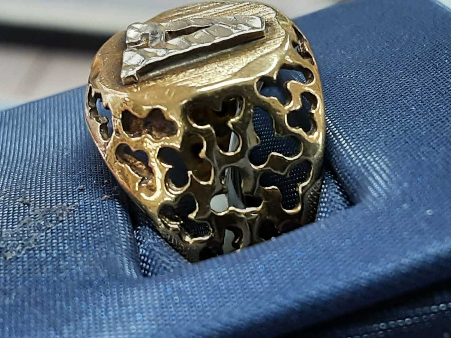 Men's Ring - Yellow Gold 10k (.417) 4 grams Size 10
