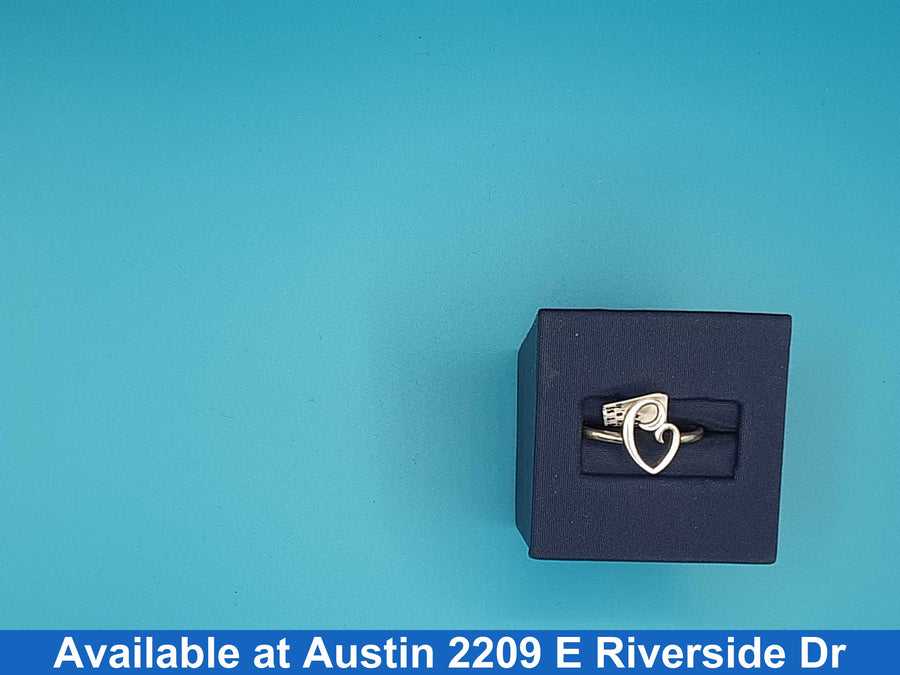 Women's Ring - Silver 1.9 grams Size 8