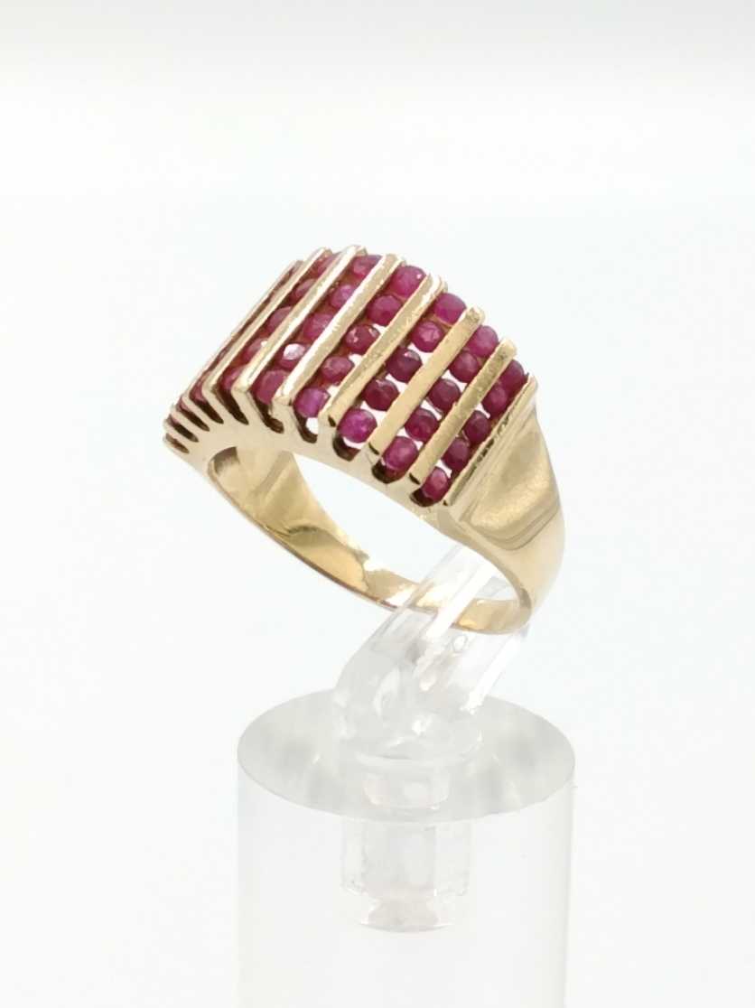 Women's Ring - Yellow Gold 10k (.417) 6.1 grams Size 9