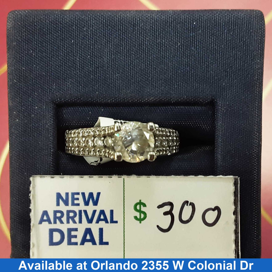 Women's Ring - White Gold 10k (.417) 2.3 grams Size 7