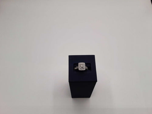 Women's Ring - White Gold 10k (.417) 4 grams Size 7