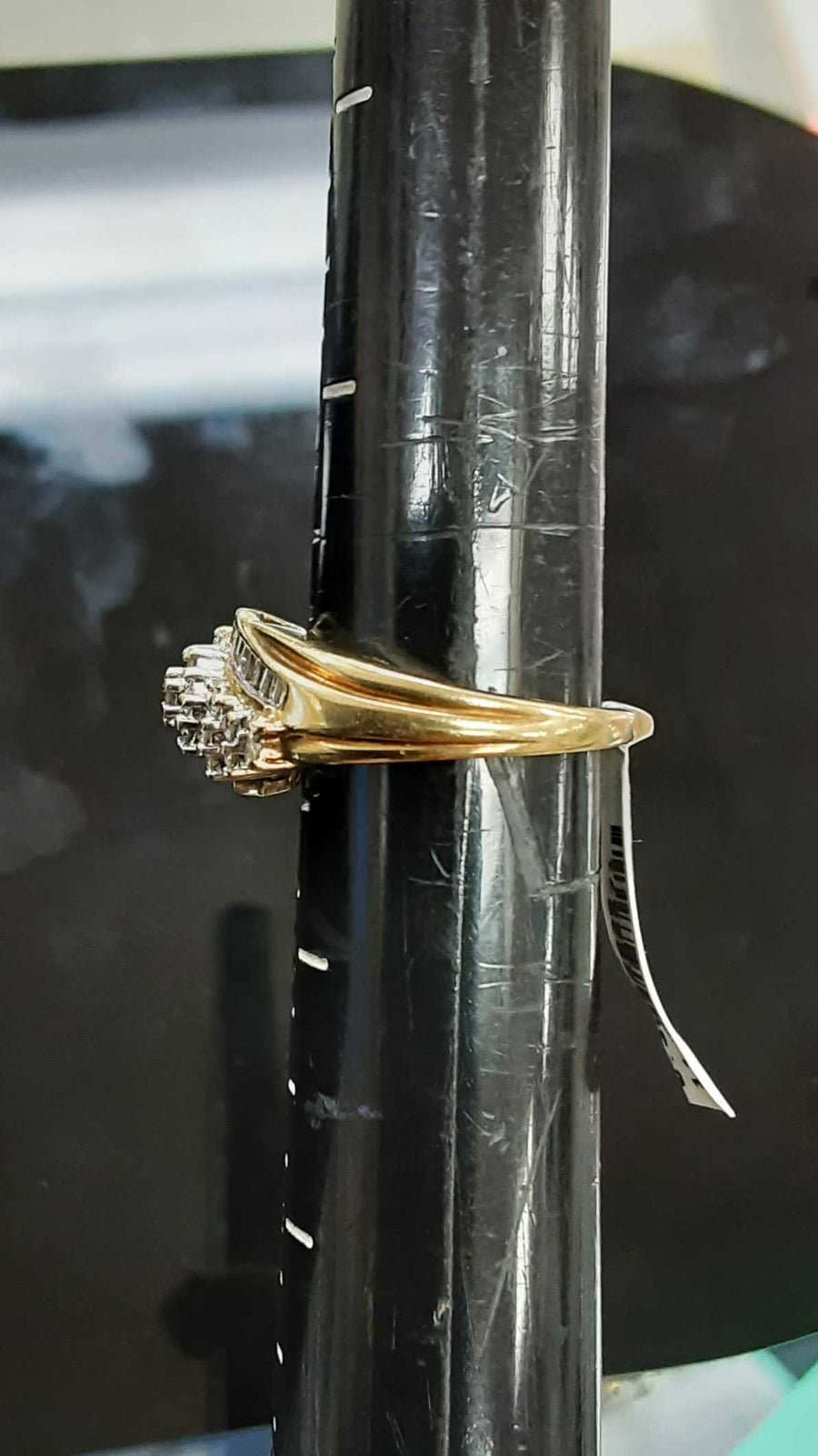 Women's Ring - Yellow Gold 10k (.417) 3.6 grams Size 7.5