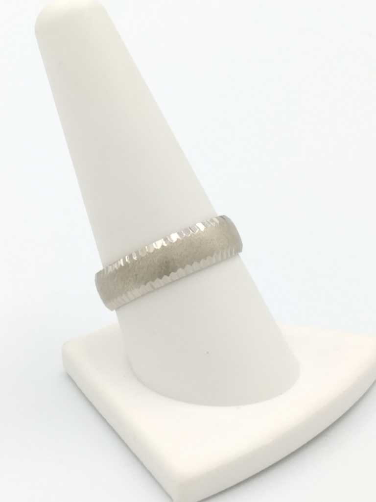 Ring - Wedding Band - White Gold 14k (.585) 5.2 grams Size 10