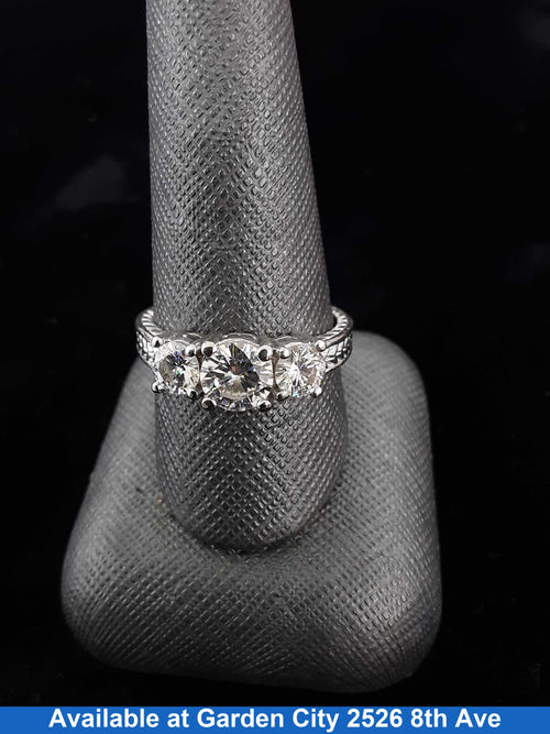 Women's Ring - Anniversary - White Gold 14k (.585) 5.8 grams Size 9.5