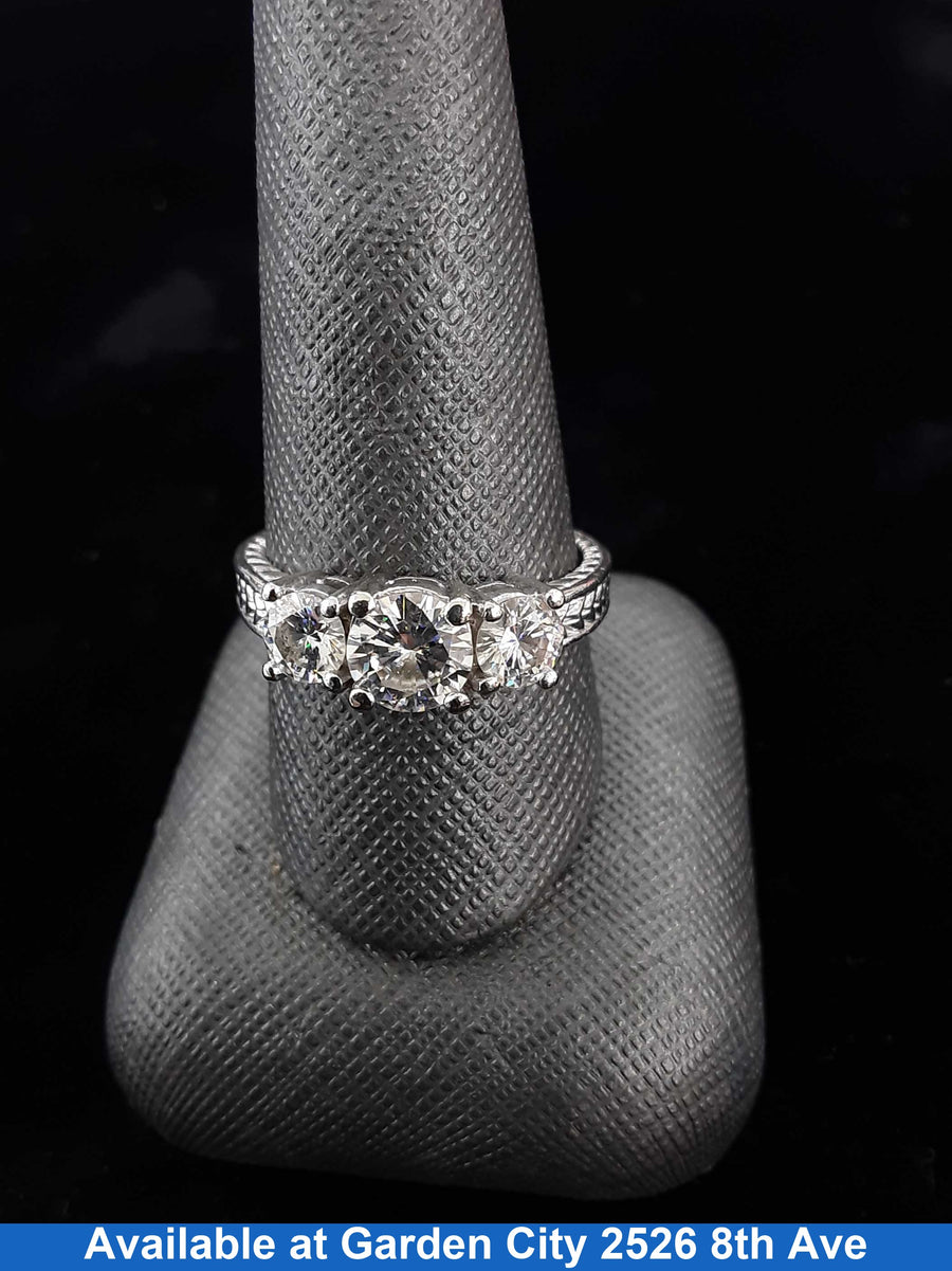 Women's Ring - Anniversary - White Gold 14k (.585) 5.8 grams Size 9.5