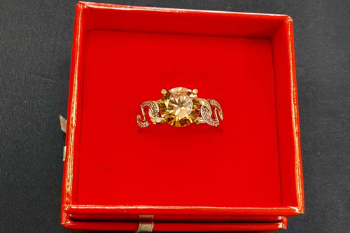 Women's Ring - Solitaire - Yellow Gold 10k (.417) 2.9 grams Size 7.5