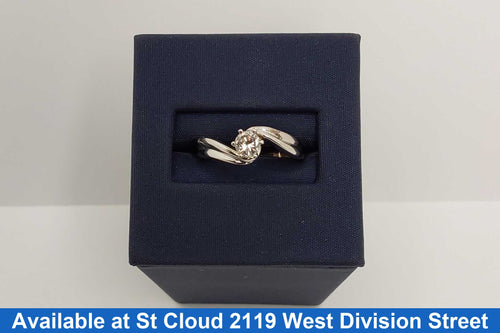 Women's Ring - Solitaire - White Gold 14k (.585) 2.991 grams Size 6.5