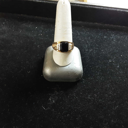 Men's Ring - Yellow Gold 10k (.417) 7.4 grams Size 10.5
