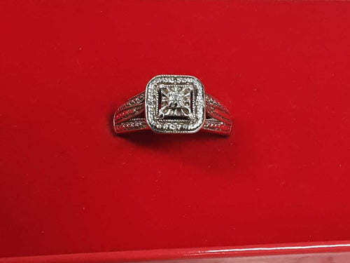 Women's Ring - Silver 4.9 grams Size 6