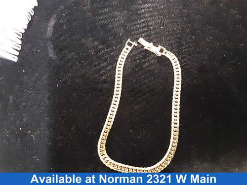Herringbone Bracelet - Yellow Gold 18k (.750) 10.1 grams 7 inch