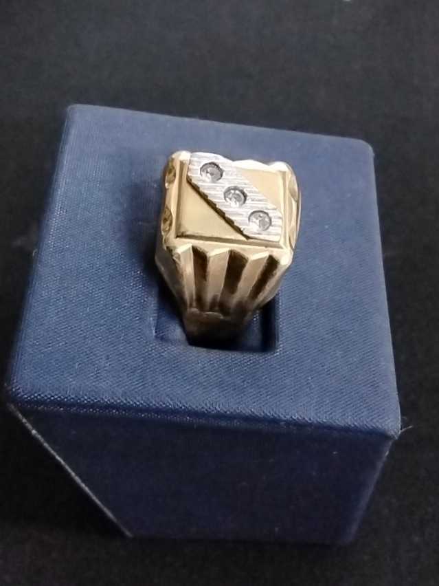 Men's Ring - Yellow Gold 10k (.417) 3.7 grams Size 20