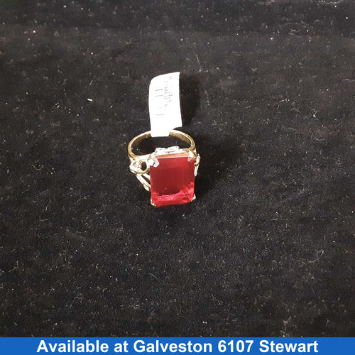 Women's Ring - Solitaire - Yellow Gold 14k (.585) 6.9 grams Size 8
