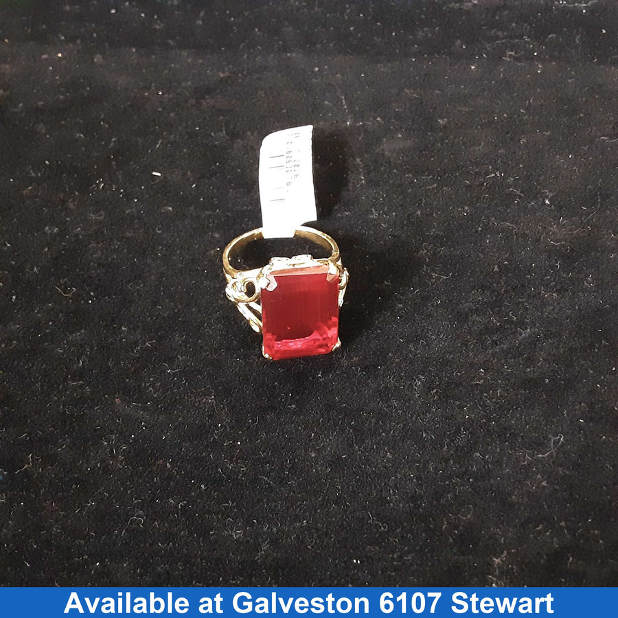 Women's Ring - Solitaire - Yellow Gold 14k (.585) 6.9 grams Size 8