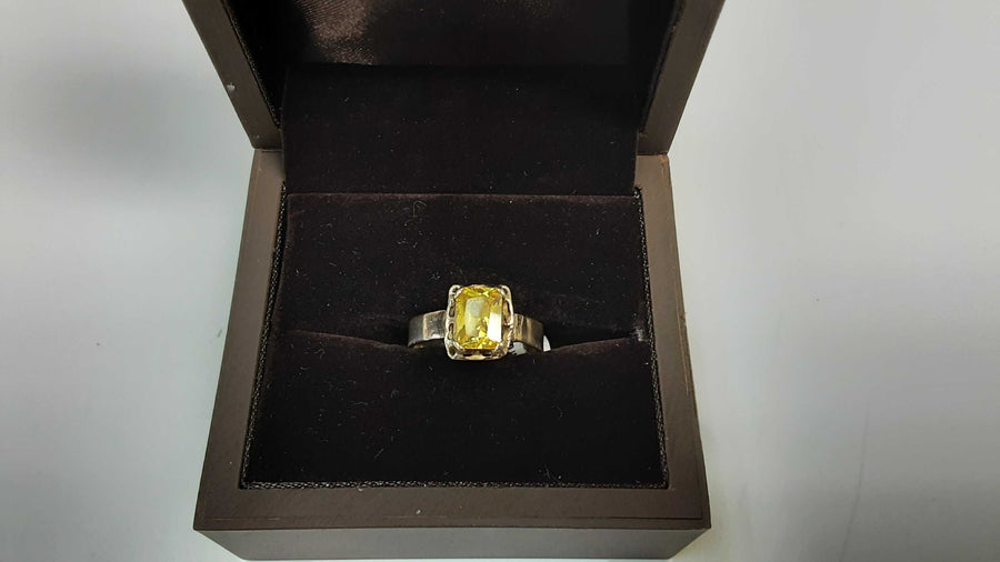 Women's Ring - Yellow Gold 10k (.417) 2.8 grams Size 8.5