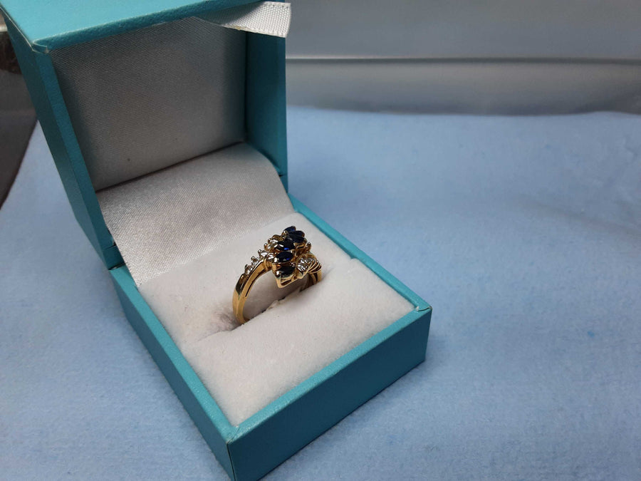Women's Ring - Yellow Gold 14k (.585) 4 grams Size 5.5