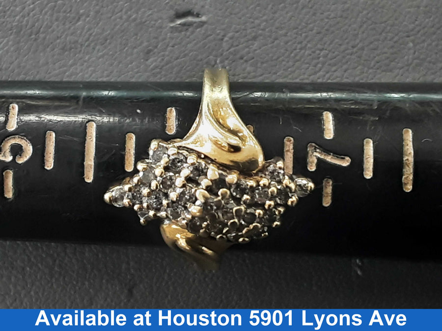 Women's Ring - Yellow Gold 10k (.417) 4.4 grams Size 6