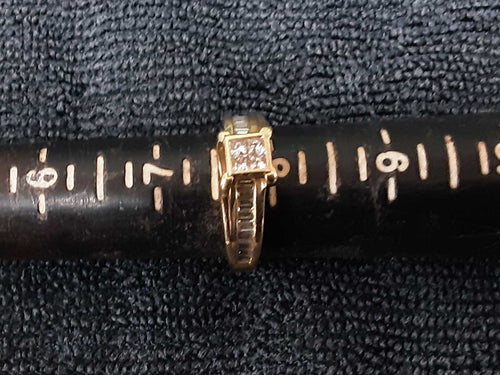 Women's Ring - Yellow Gold 14k (.585) 6.1 grams Size 7