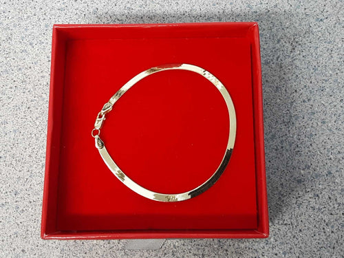 Herringbone Bracelet - Yellow Gold 10k (.417) 1.7 grams 6 inch