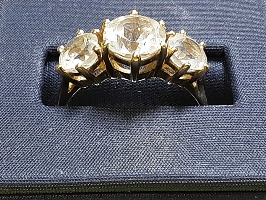 Women's Ring - Yellow Gold 10k (.417) 3.8 grams Size 9.5