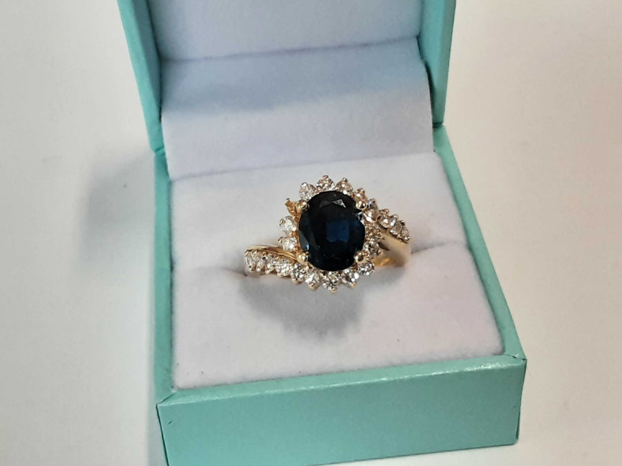 Women's Ring - Yellow Gold 14k (.585) 8 grams Size 8.5