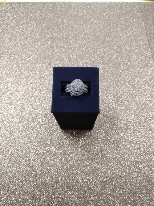 Women's Ring - White Gold 10k (.417) 4.8 grams Size 8