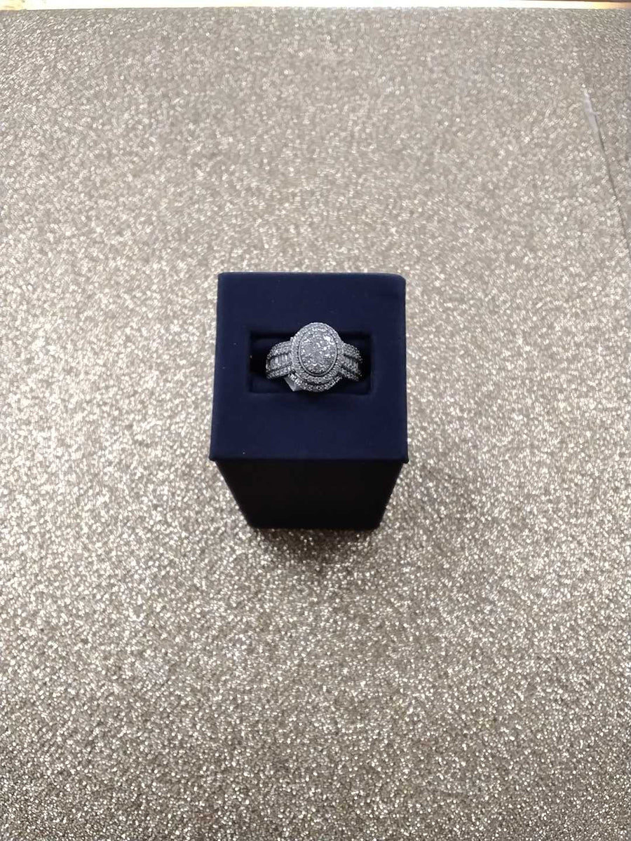 Women's Ring - White Gold 10k (.417) 4.8 grams Size 8