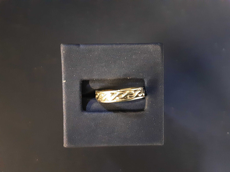Ring - Wedding Band - Silver 2.7 grams Size 8