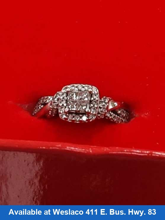 Women's Ring - White Gold 10k (.417) 4.2 grams Size 7.5