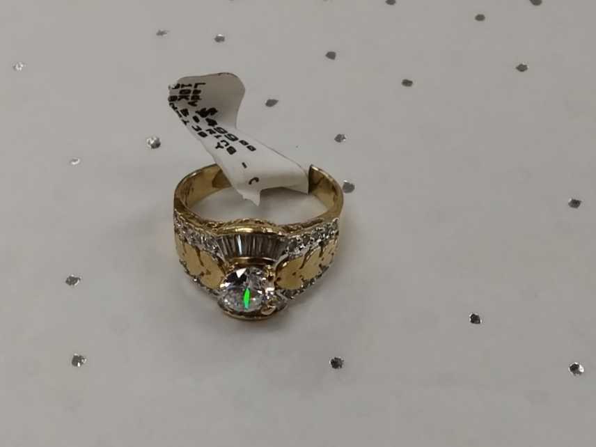 Women's Ring - Yellow Gold 10k (.417) 5.3 grams Size