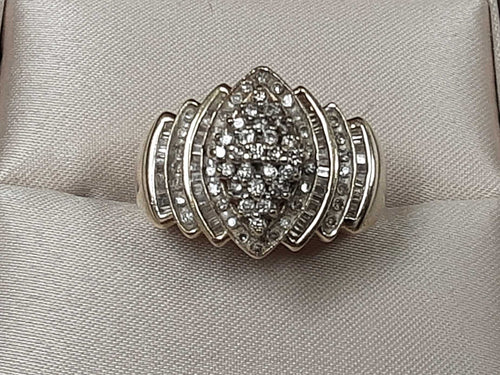 Women's Ring - Yellow Gold 10k (.417) 5.2 grams Size 7.5
