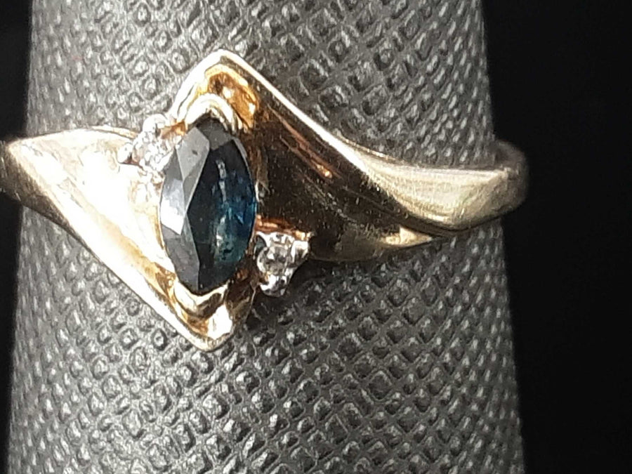 Women's Ring - Yellow Gold 10k (.417) 1.7 grams Size 7