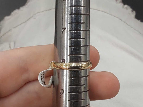 Ring - Wedding Band - Yellow Gold 10k (.417) 1.9 grams Size 20