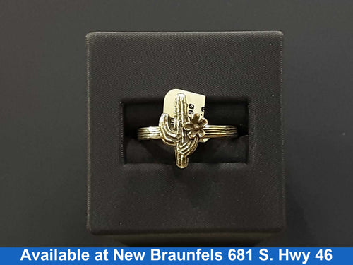 Women's Ring - Silver 3.8 grams Size 7.5