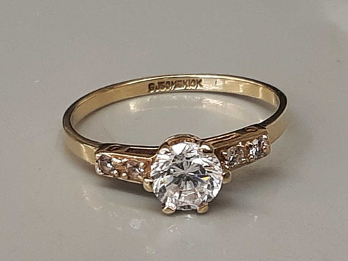 Women's Ring - Solitaire - Yellow Gold 10k (.417) 1.7 grams Size 8.5