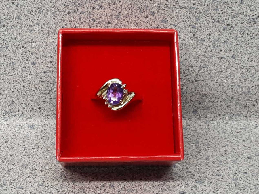 Women's Ring - Yellow Gold 14k (.585) 2.9 grams Size 8