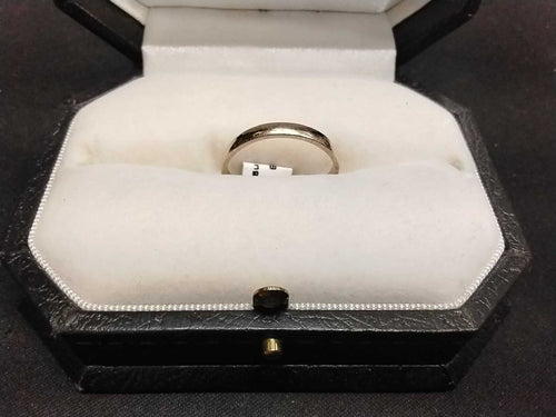 Ring - Wedding Band - White Gold 14k (.585) 2.4 grams Size 5