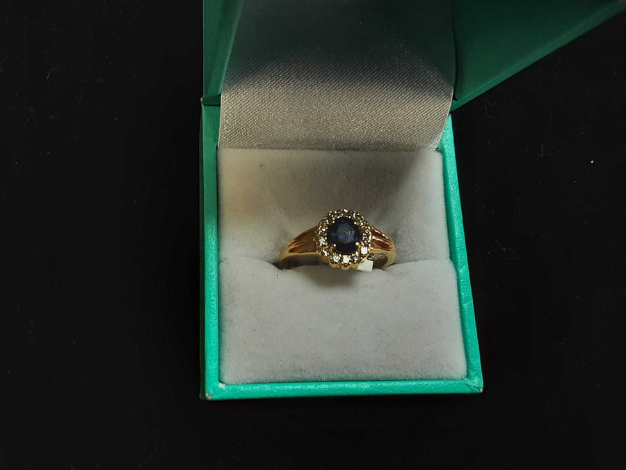 Women's Ring - Yellow Gold 18k (.750) 3.6 grams Size 7