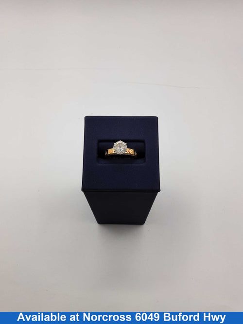 Women's Ring - Solitaire - 10kt Solitare Ring