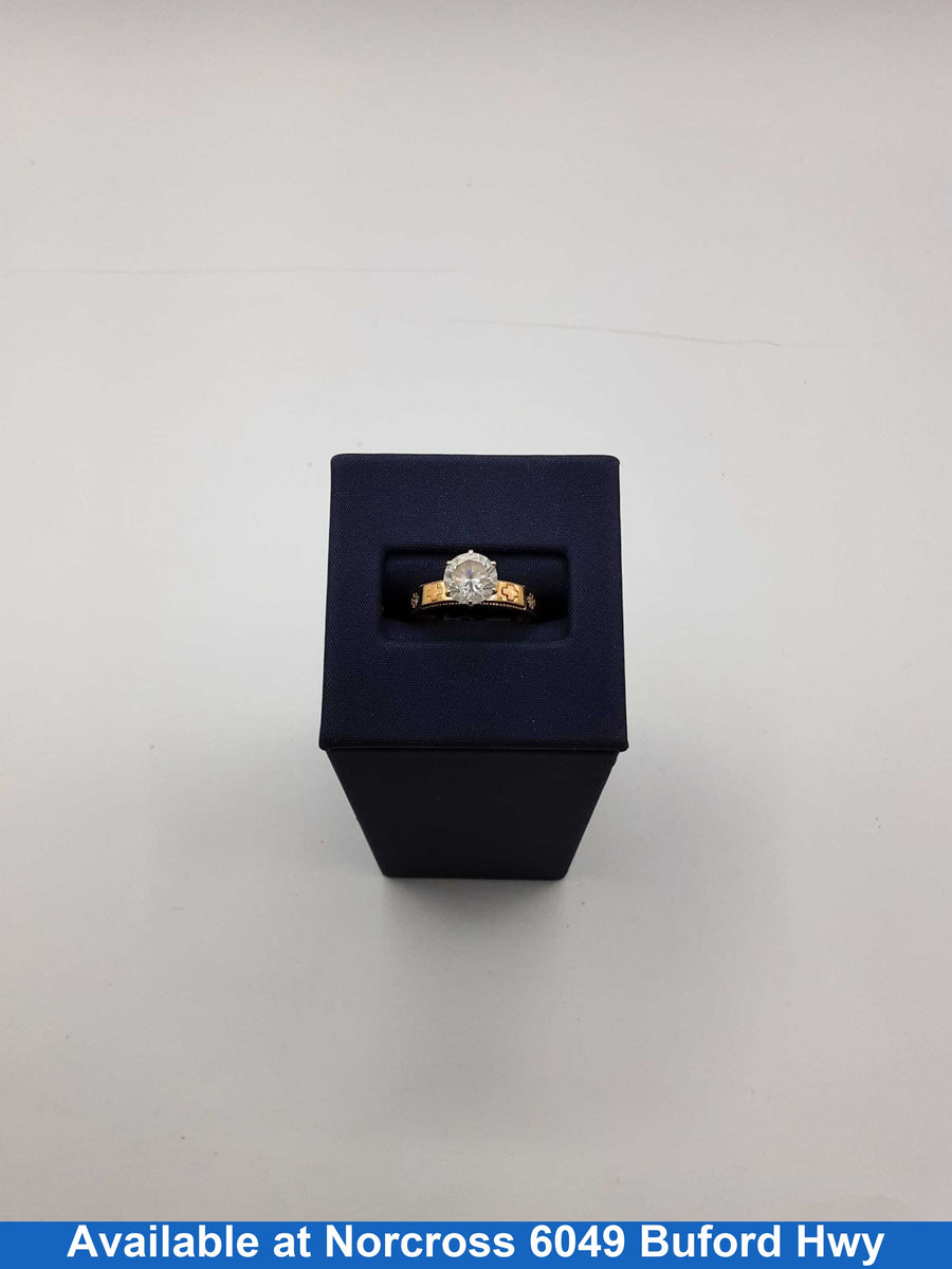 Women's Ring - Solitaire - 10kt Solitare Ring